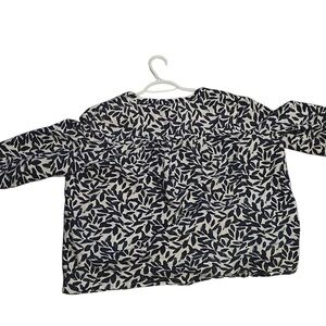 Denver Hayes Blue and White Abstract Blouse